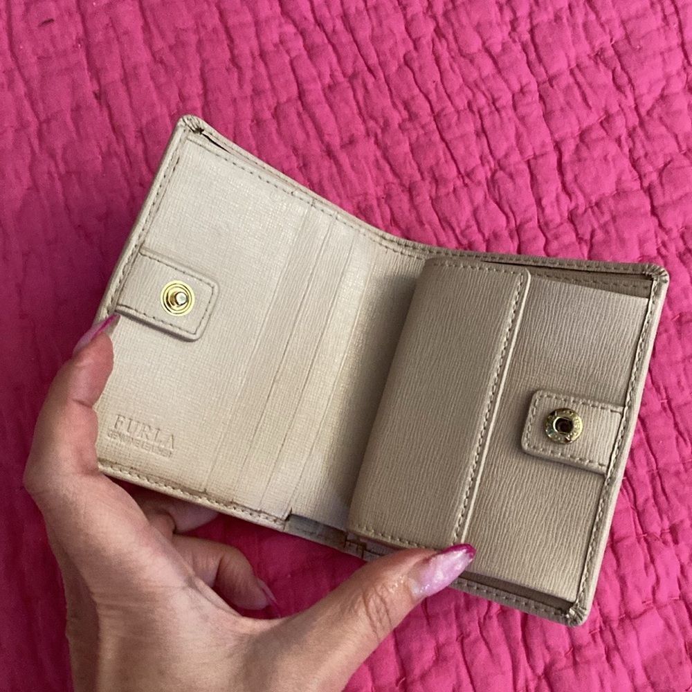 Furla Chic Cream Women's Wallet - Picture 7 of 7